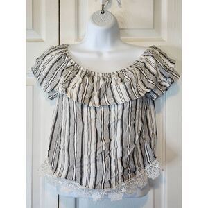 Socialite off the Shoulder Crop Top